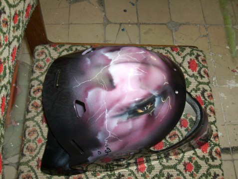 Eishockey-helm mit Airbrush - Seitenansicht