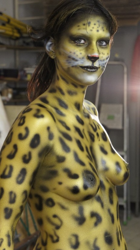 Bodypainting Katzenfell zu Fasching bei Antenne Bayern